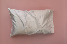 Load image into Gallery viewer, 100% Pure Mulberry Silk Pillowcase
